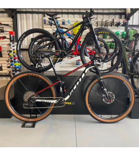 Bicicleta SCOTT Spark RC Carbon – Tamanho M (17") – Semi Nova