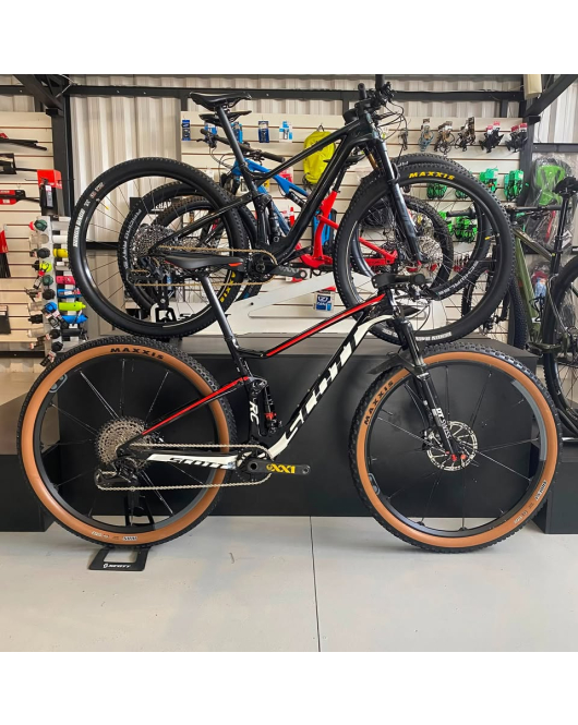 Bicicleta SCOTT Spark RC Carbon – Tamanho M (17") – Semi Nova Bicicleta SCOTT Spark RC Carbon – Tamanho M (17") – Semi Nova