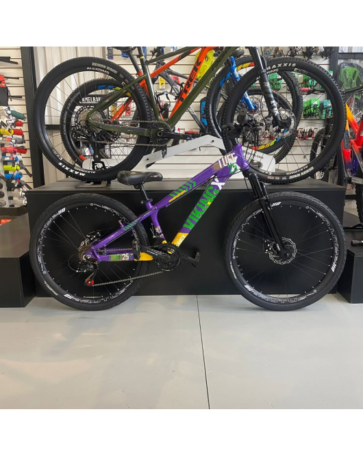 Bicicleta Aro 26 Vikingx Tuff X-25 Grau Freeride Roxa Bicicleta Aro 26 Vikingx Tuff X-25 Grau Freeride Roxa