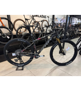 Bicicleta Scott Scale World Cup 2025 