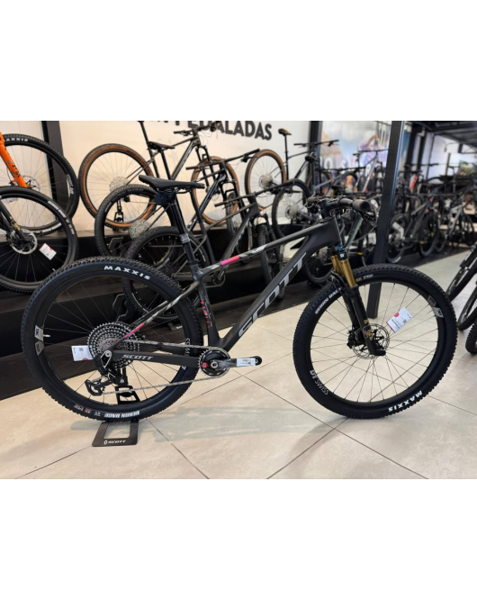 Bicicleta Scott Scale World Cup 2025 