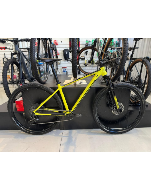 Bicicleta Scott Scale 970 2020 - Tamanho M-17" - Semi Nova