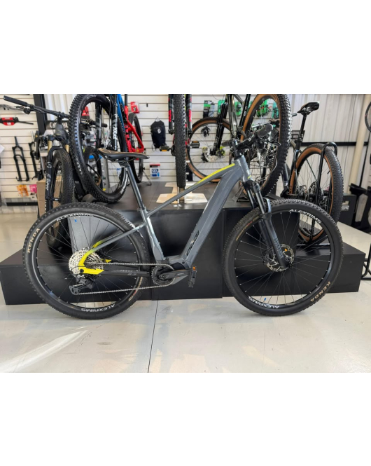 Bicicleta Elétrica Oggi 8.3 Cues - Tamanho M-17" - Semi Nova
