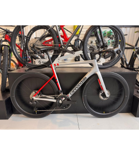 Bicicleta Cannondale SuperSix Evo Carbon Disc Ultegra Di2 - Tamanho L-56" - Semi Zero