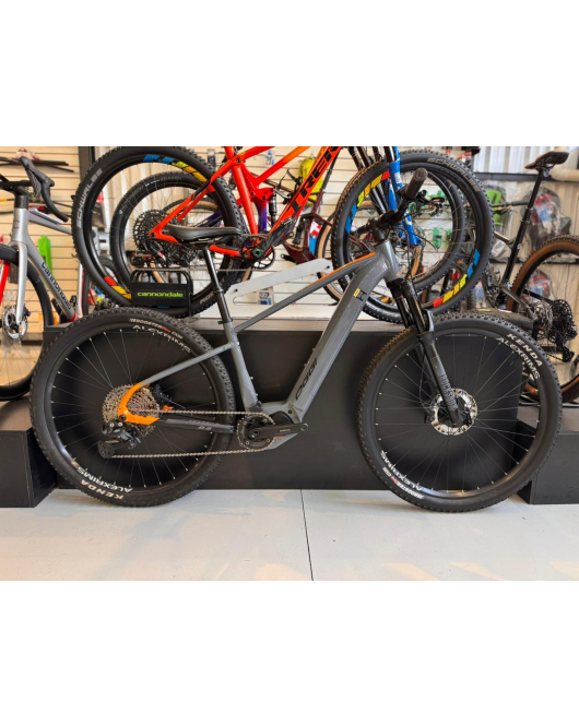 Bicicleta Elétrica Oggi Big Wheel 8.6 XT Di2 - Tamanho M-17" - Semi Nova