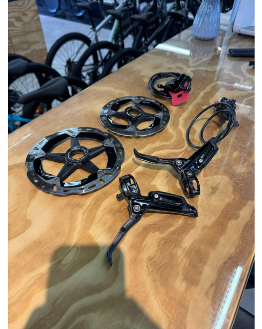 Par de Freios Sram Level Ultimate - Semi Novo 
