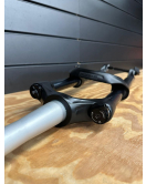 Suspensão RockShox Judy Ar/Oléo Boost 15x110 130mm - Retirada de Bike Nova
