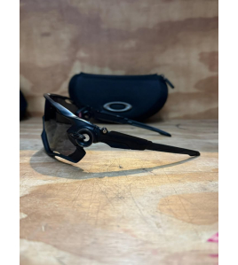 Óculos Oakley Jawbreaker Black/Black Óculos Oakley Jawbreaker Black/Black