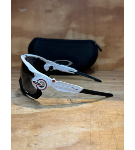 Óculos Oakley Jawbreaker Black/White Óculos Oakley Jawbreaker Black/White